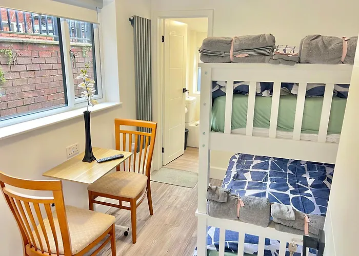 Lux 2 Bed 2 Bath Apartment Coop Arena, City Stadium, Sport City, Picadilly